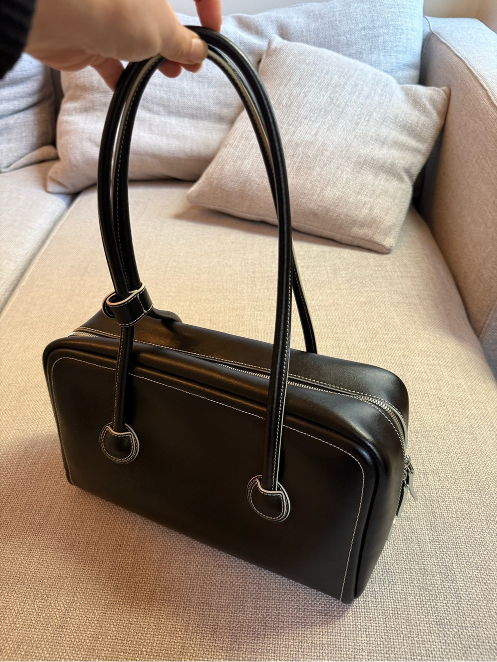 Marge Sherwood Boston bag black with white stitching - Picture 3 of 6